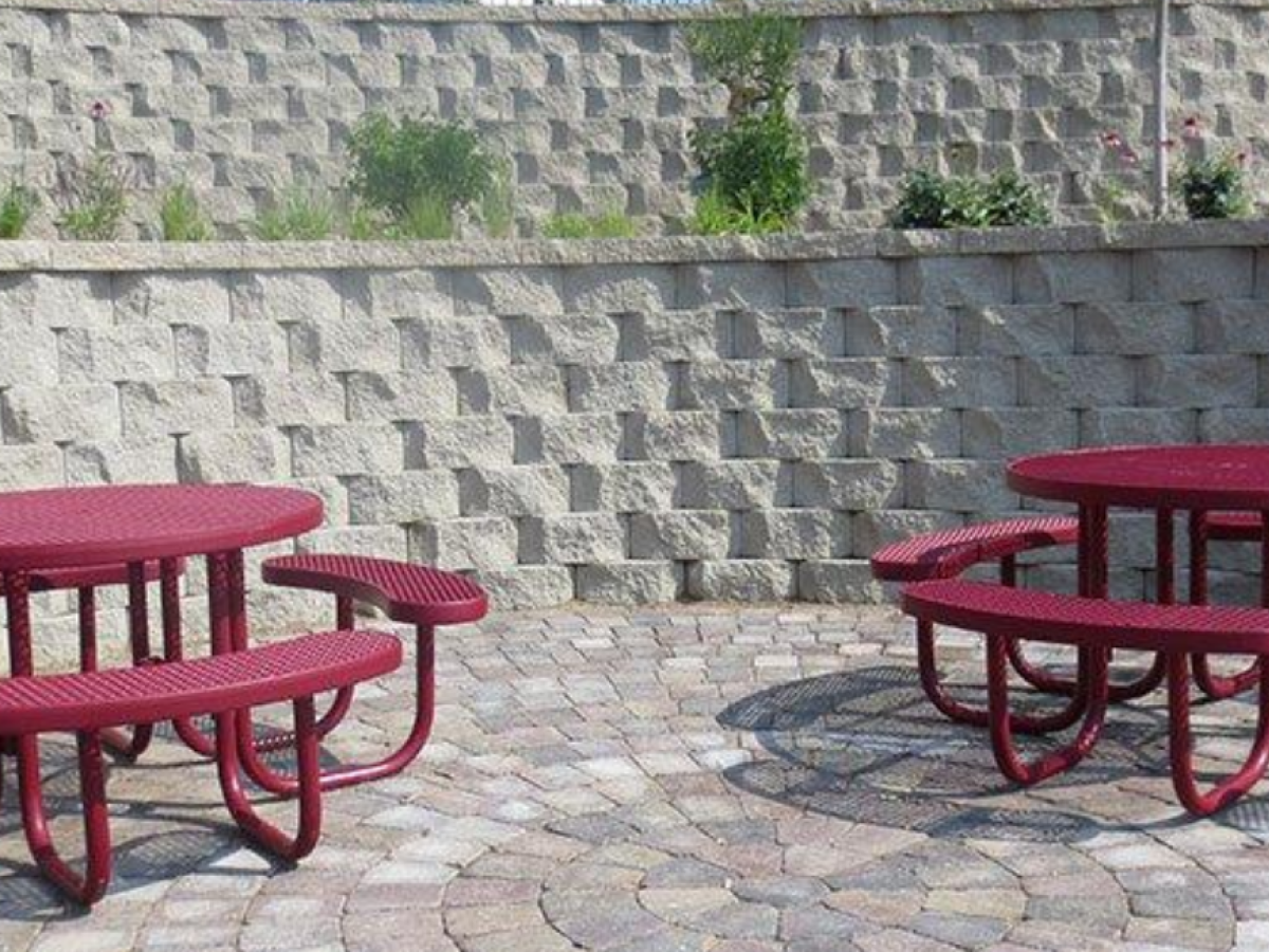 Table Picnic - SWS Group